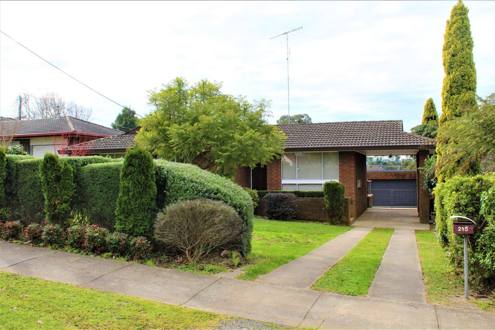 3 bedrooms House in 215 Princes Way DROUIN VIC, 3818