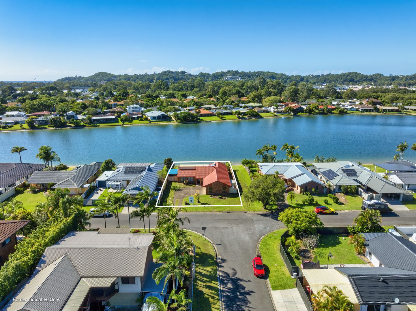 27 Cyclades Crescent, Currumbin Waters QLD 4223, Image 2