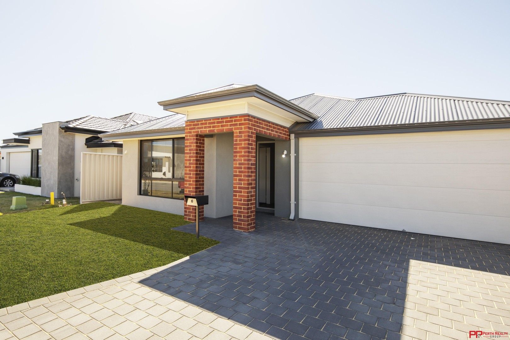 4 bedrooms House in 6 Modena Road PIARA WATERS WA, 6112