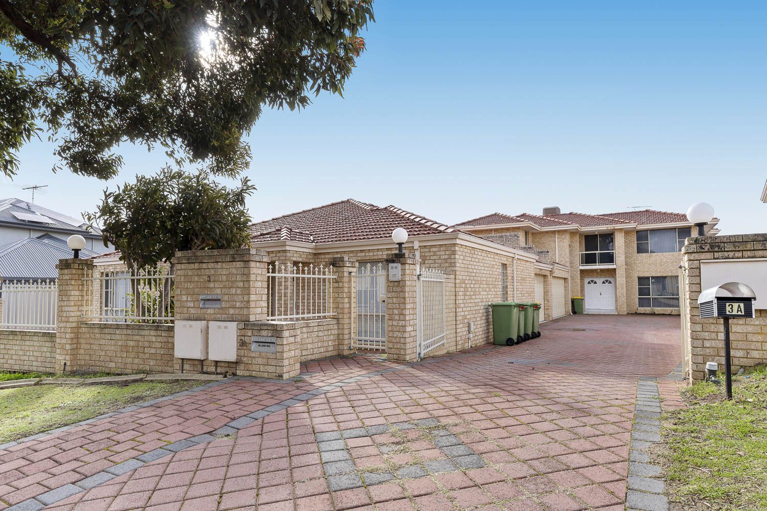 5 bedrooms House in 3A Dornie Place ARDROSS WA, 6153