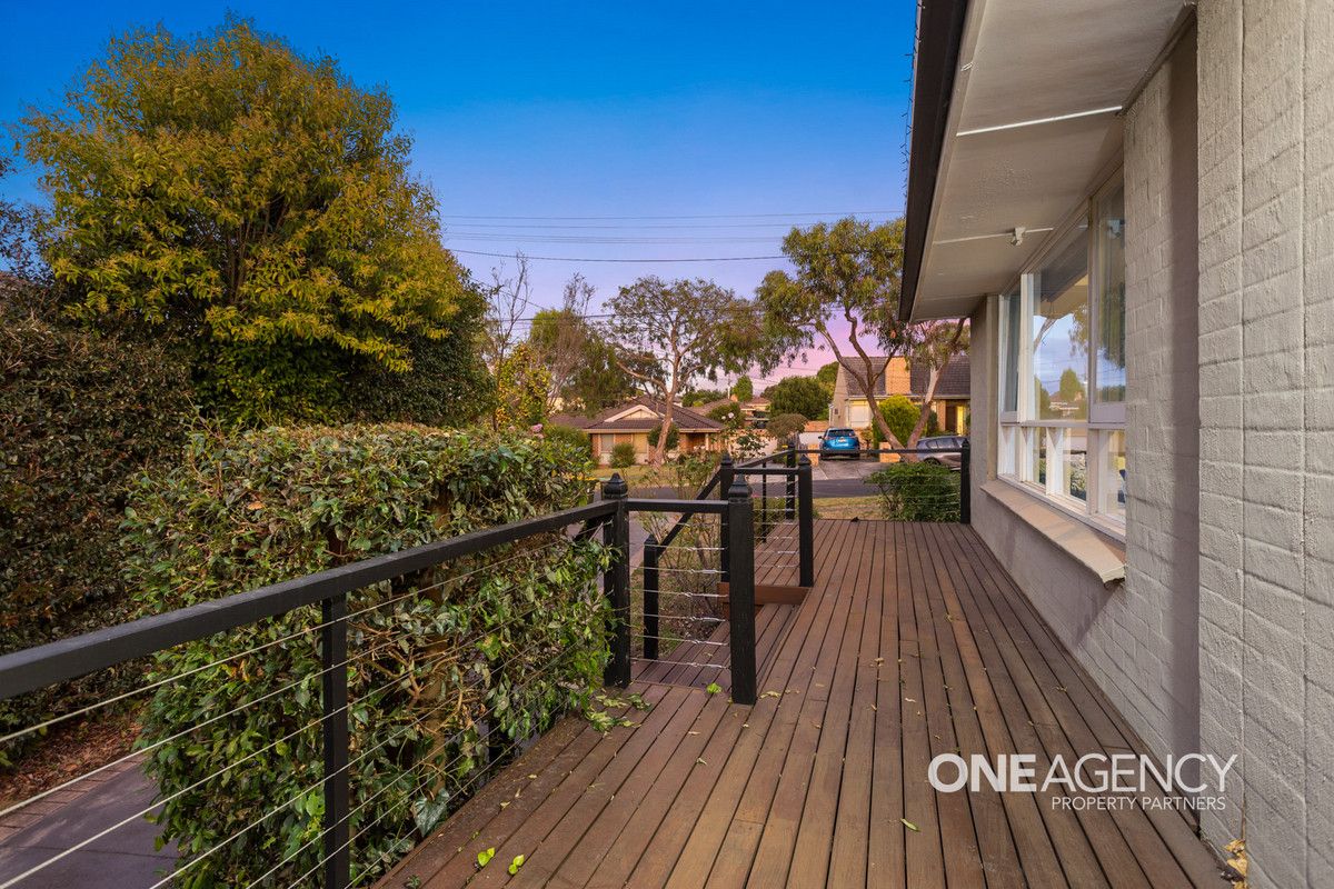 16 Poole Street, Burwood VIC 3125, Image 2