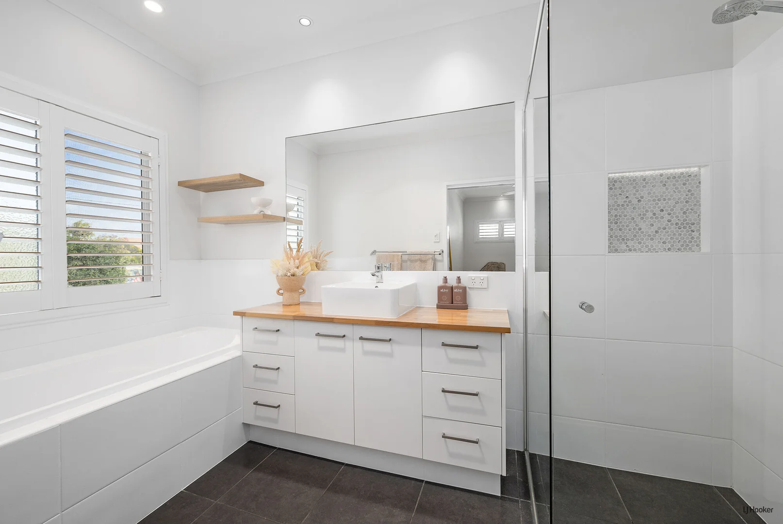 Additional image 16 of 232 Jefferson Lane, Palm Beach QLD 4221