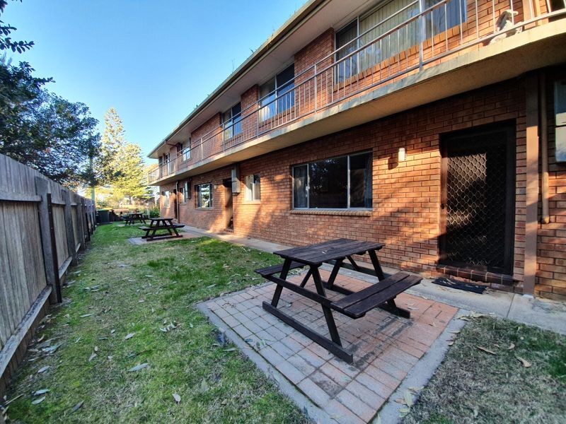 2 bedrooms Apartment / Unit / Flat in 2/652 Beach Road SURF BEACH NSW, 2536