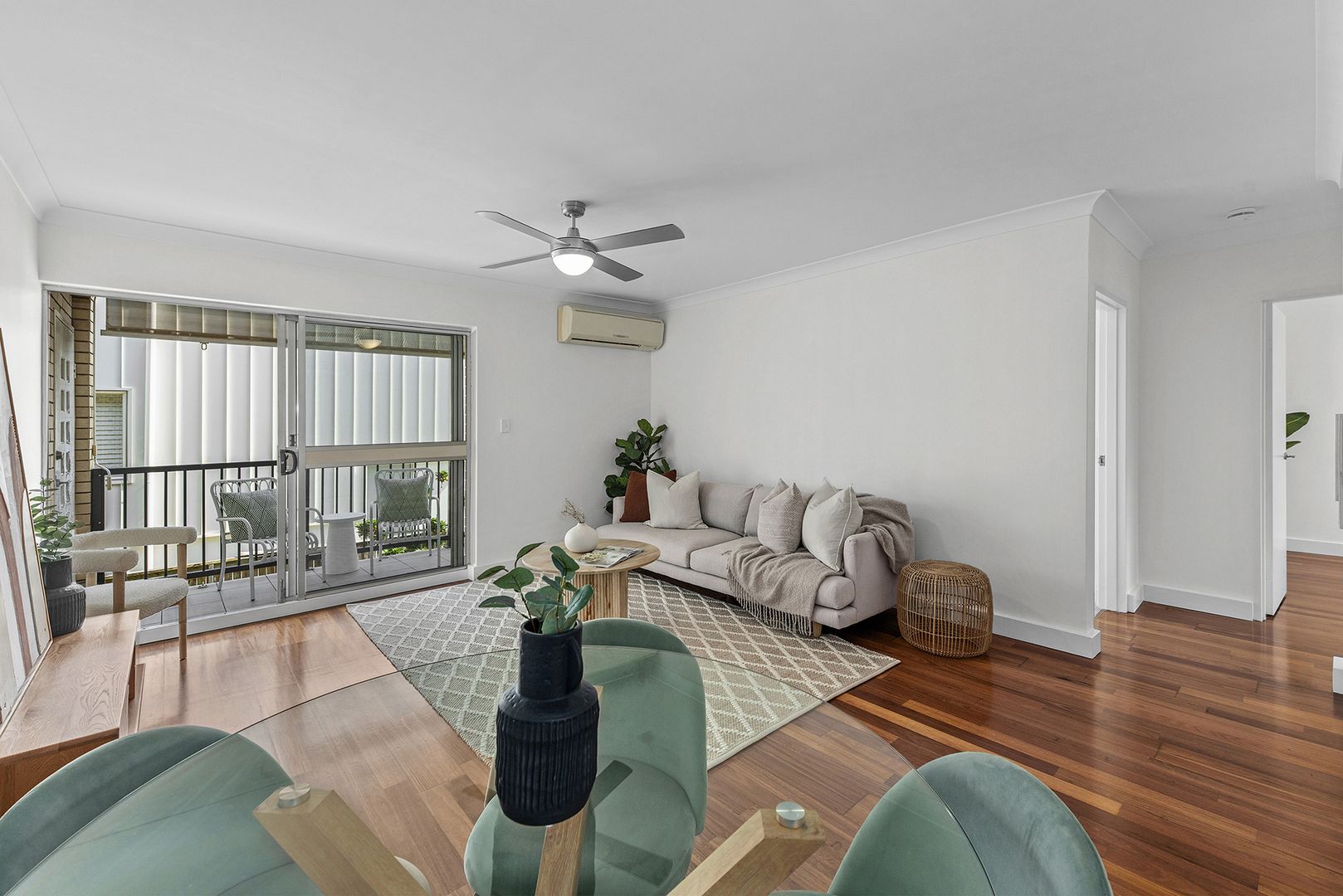 1/39 Wambool Street, Bulimba QLD 4171, Image 2