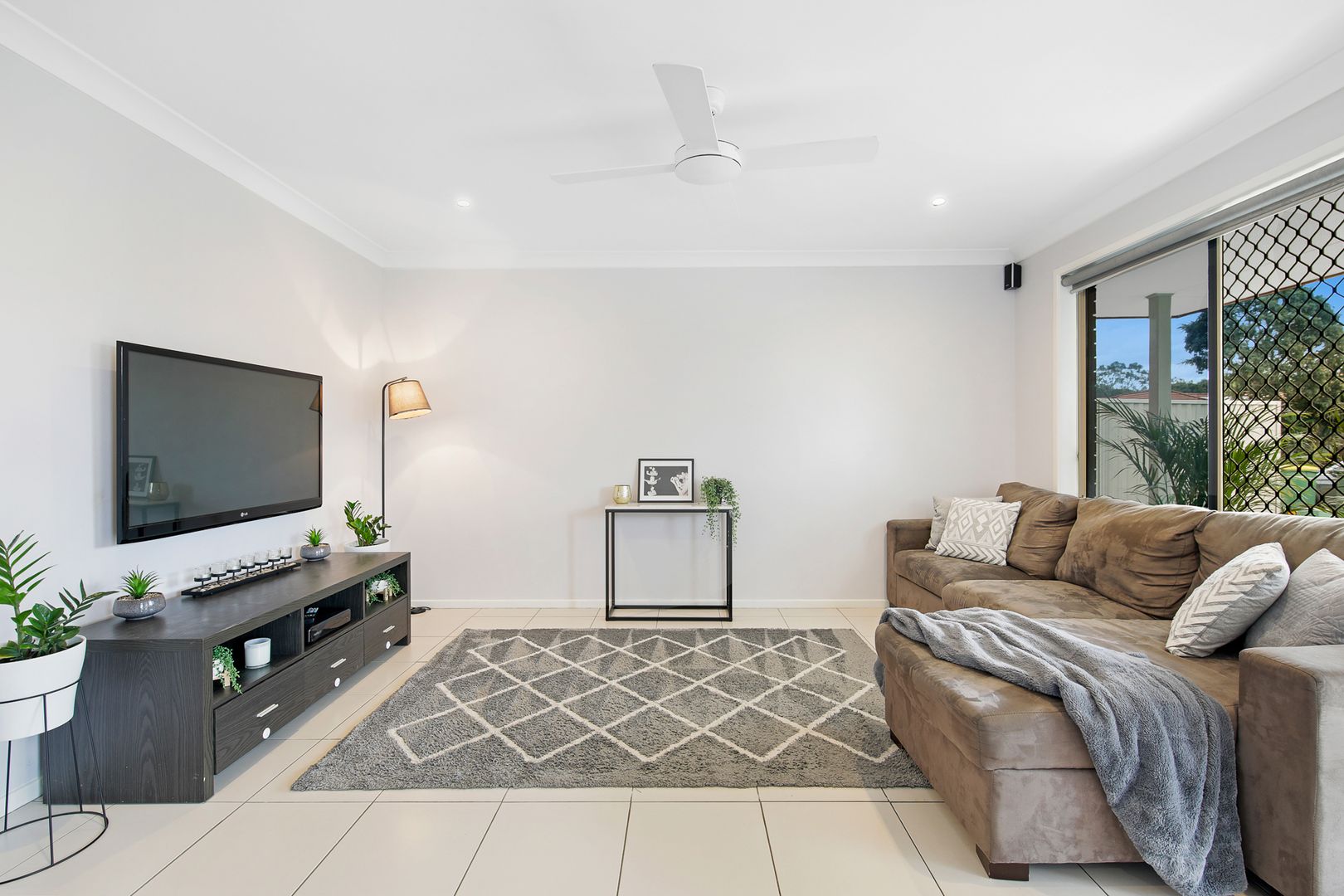 8 Matisse Court, Coombabah QLD 4216, Image 1