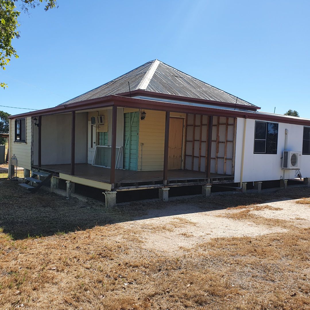 15 Uhr Street, Hughenden QLD 4821, Image 2