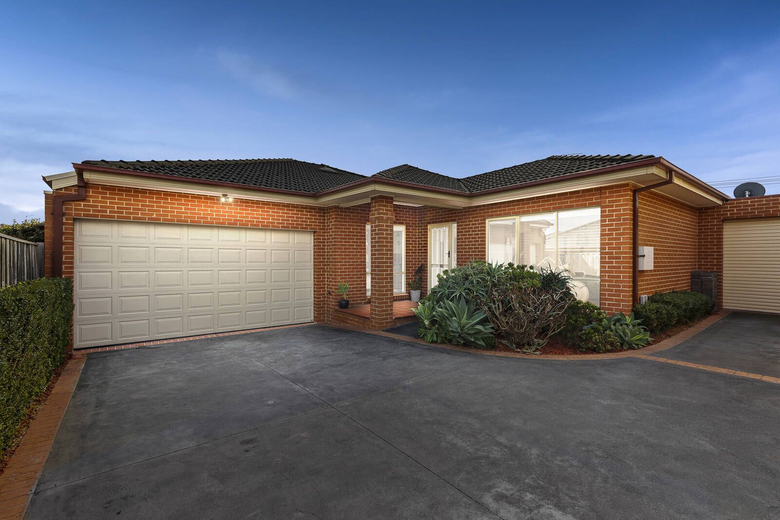 2/3 Alexander Avenue, Oakleigh East VIC 3166, Image 0