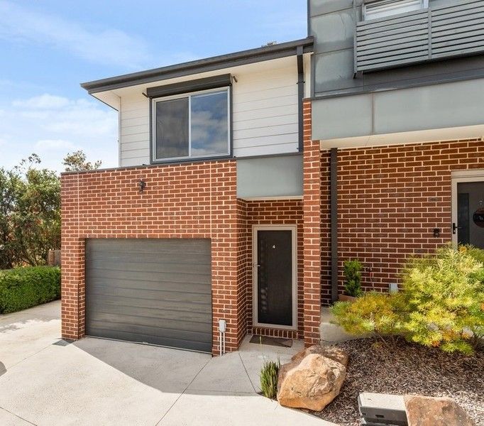 4 Max Close, Mooroolbark VIC 3138 House For Rent 500 Domain