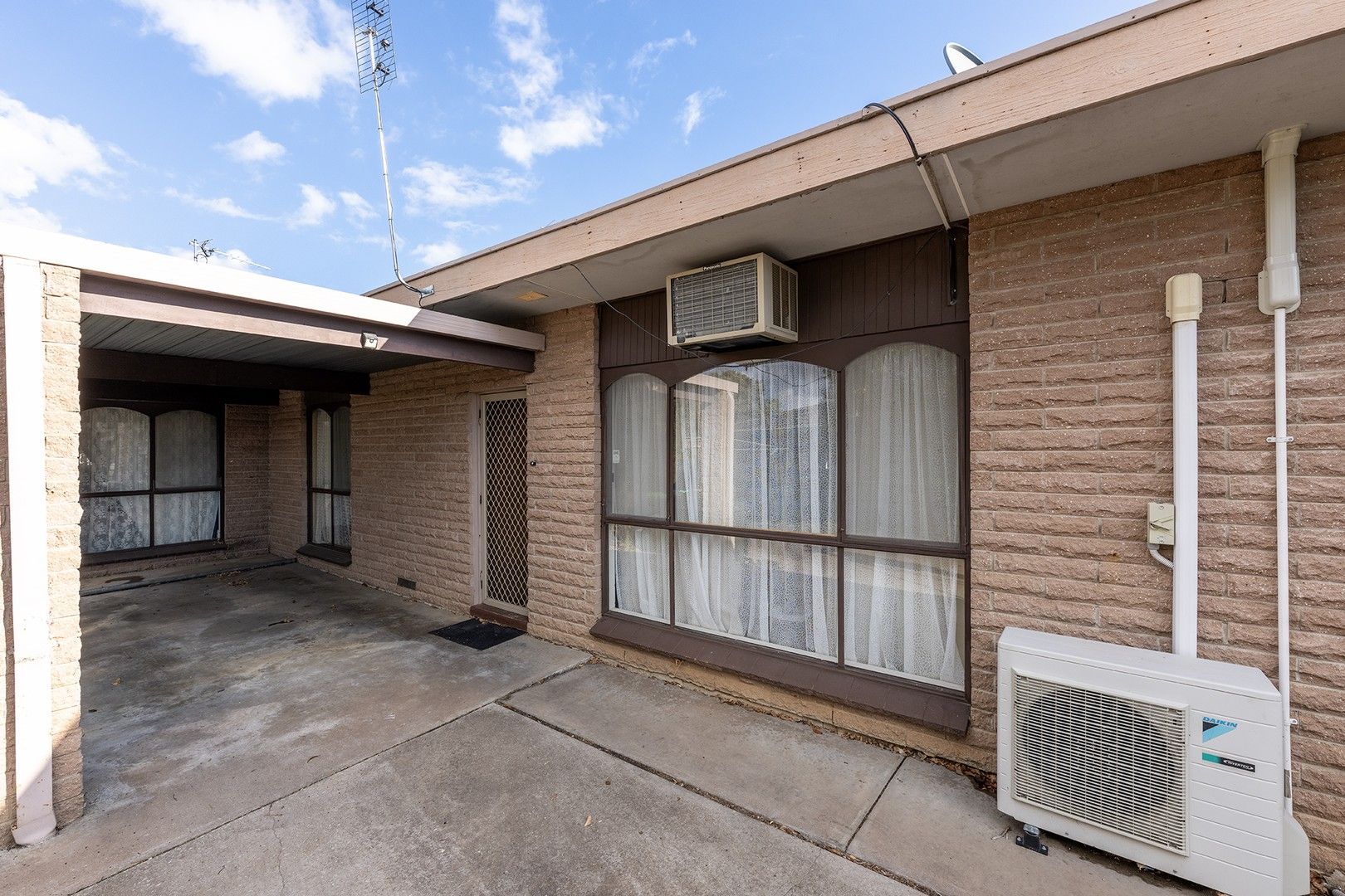 2 bedrooms Apartment / Unit / Flat in 2/5 Schwarz Avenue HORSHAM VIC, 3400