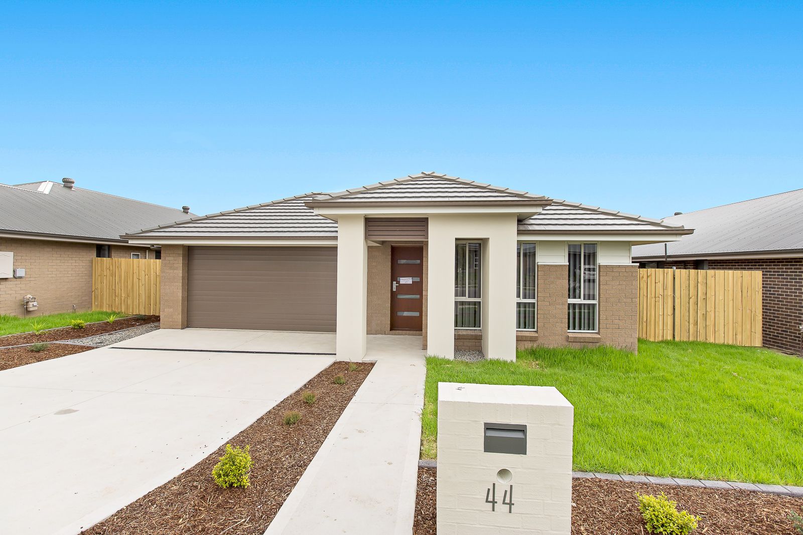 4 bedrooms House in 44 Wirraway Drive THORNTON NSW, 2322