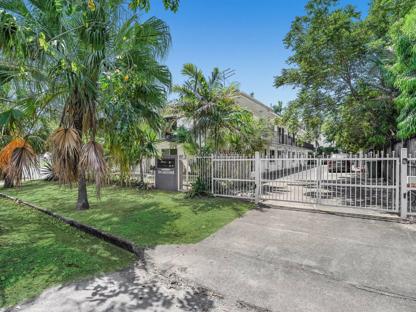 2 bedrooms Apartment / Unit / Flat in 6/112 Digger Street CAIRNS NORTH QLD, 4870