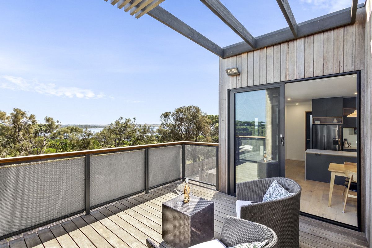 2/17 Queen Street, Queenscliff VIC 3225, Image 2