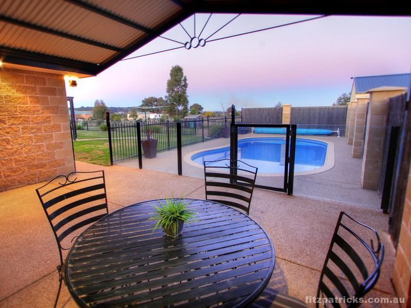 7 Glenoak Drive, WAGGA WAGGA NSW 2650, Image 2