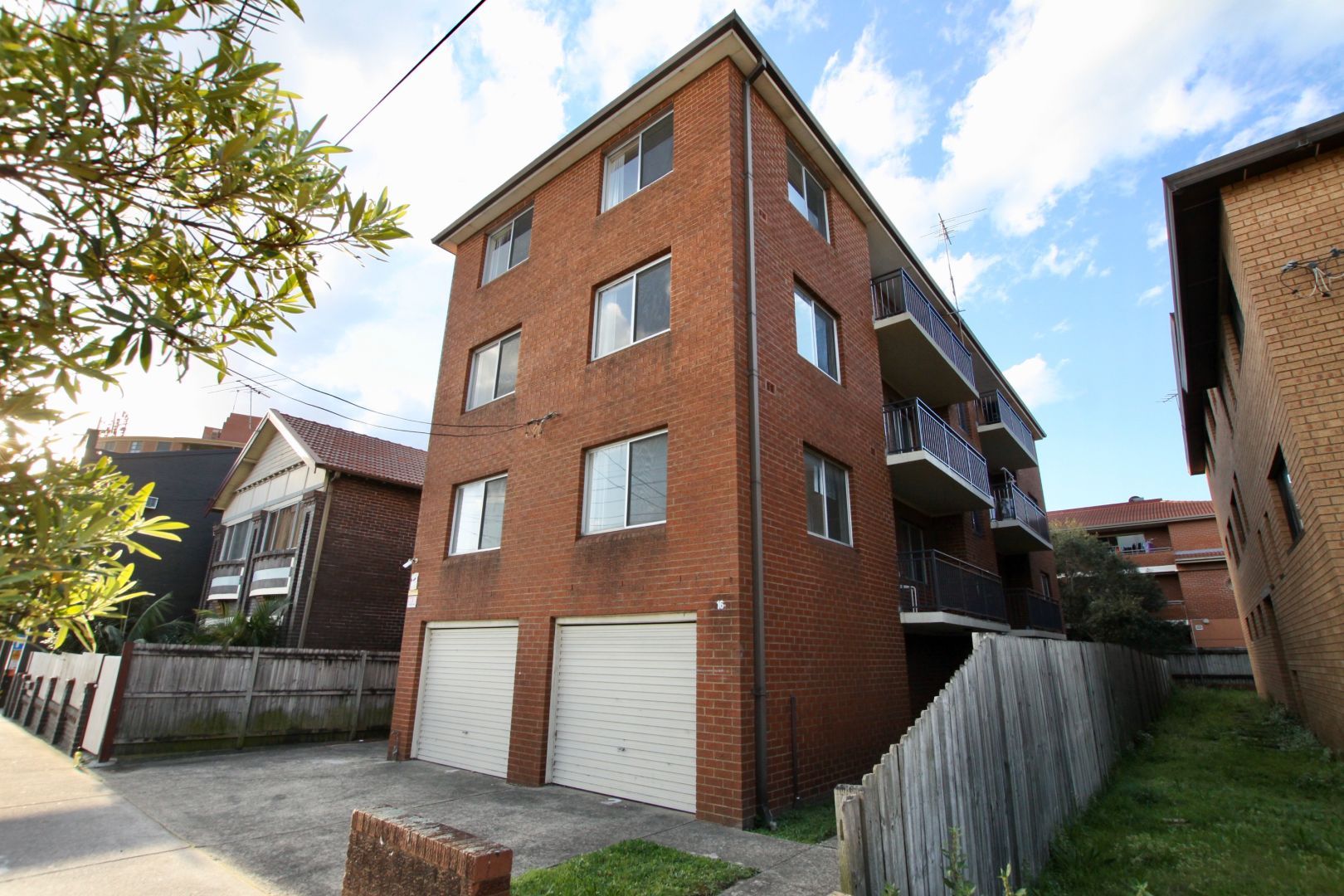 2 bedrooms Apartment / Unit / Flat in 2/16 Rainbow St KINGSFORD NSW, 2032