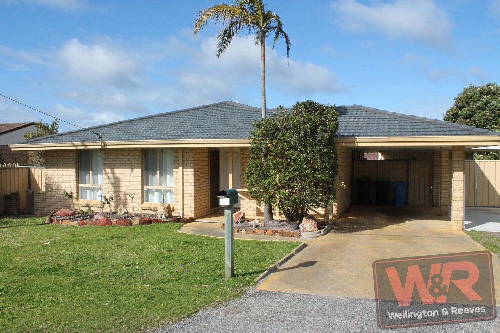 4 bedrooms House in 10 Hudson Road YAKAMIA WA, 6330