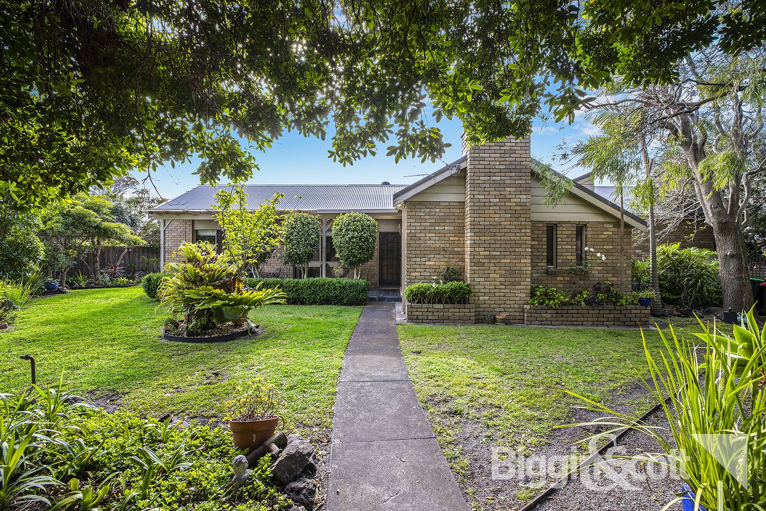 3 bedrooms House in 2 Helm Street ASPENDALE VIC, 3195