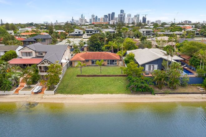 Picture of 7 Sundowner Court, MERMAID WATERS QLD 4218