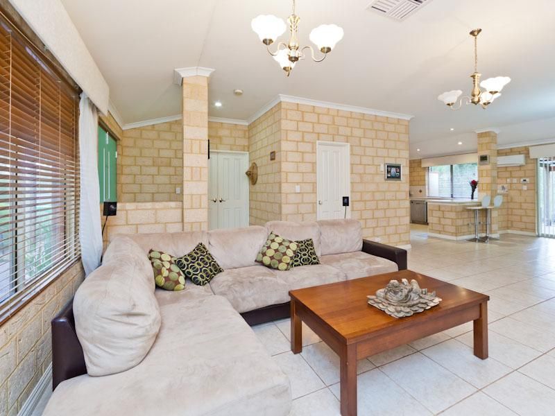 269 Marri Park Drive, CASUARINA WA 6167, Image 2