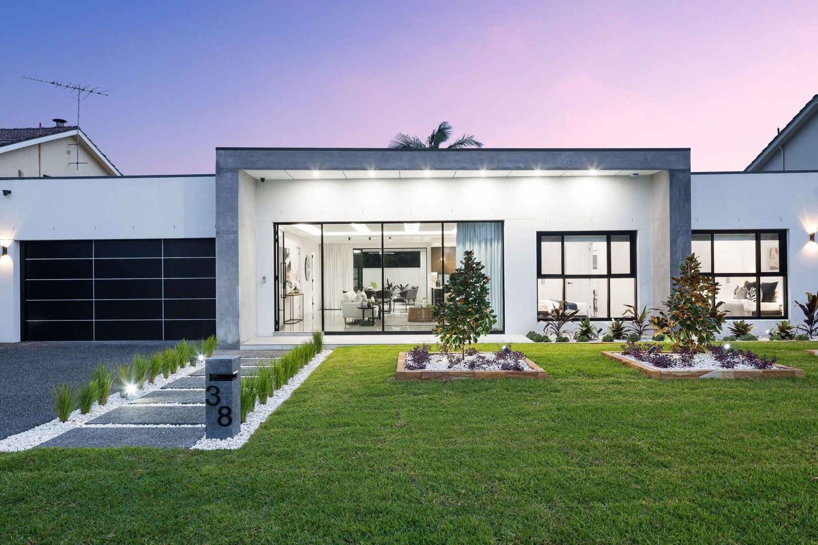 4 bedrooms House in 38 Hawkesbury Esplanade SYLVANIA WATERS NSW, 2224