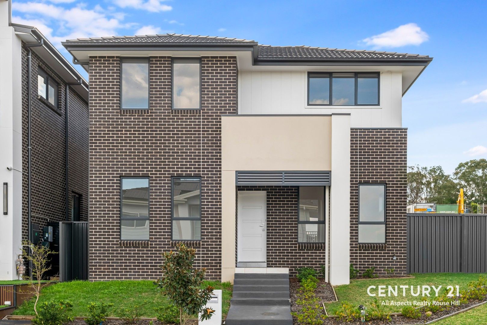 5 bedrooms House in 2 Wallaston Street ROUSE HILL NSW, 2155