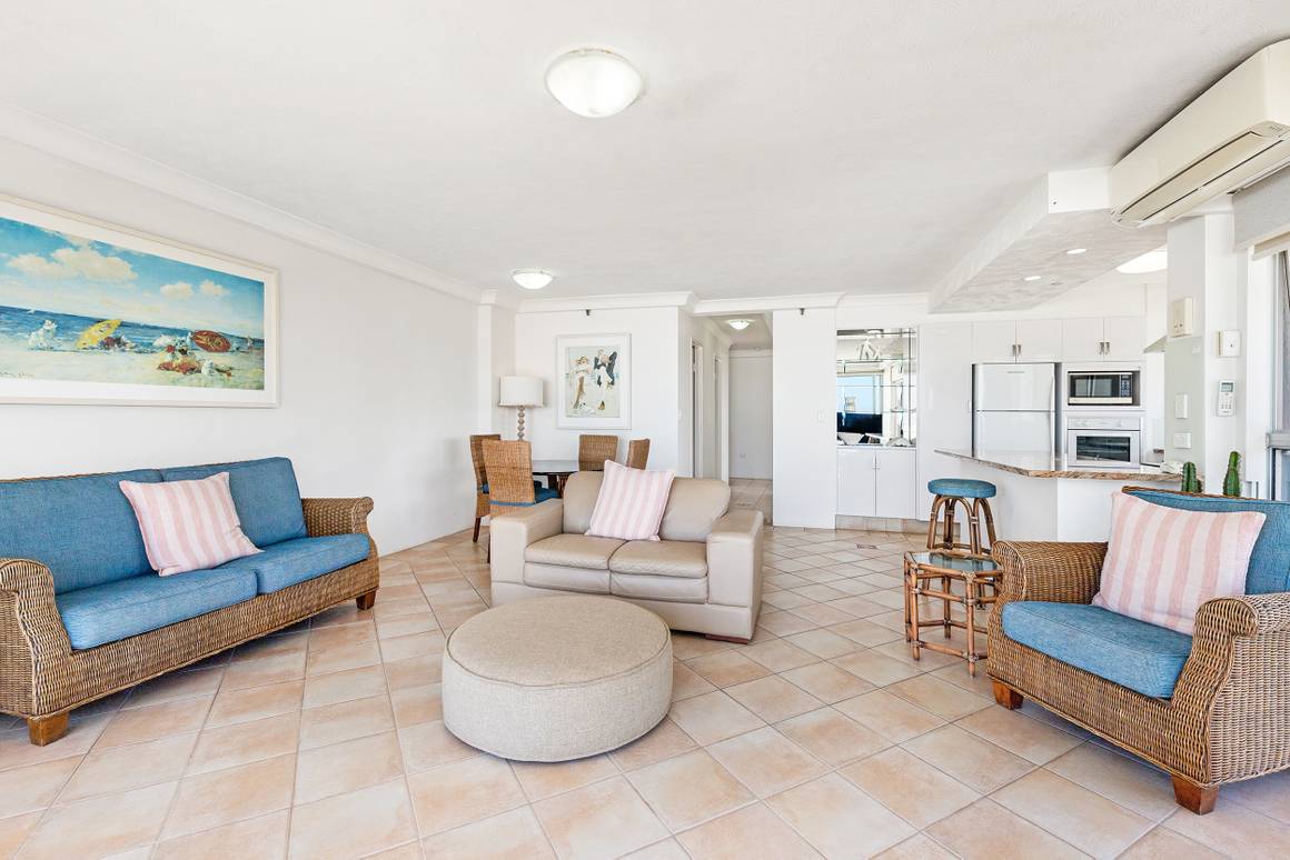 21/67 Broadbeach Boulevard Broadbeach 4218 - Image 3