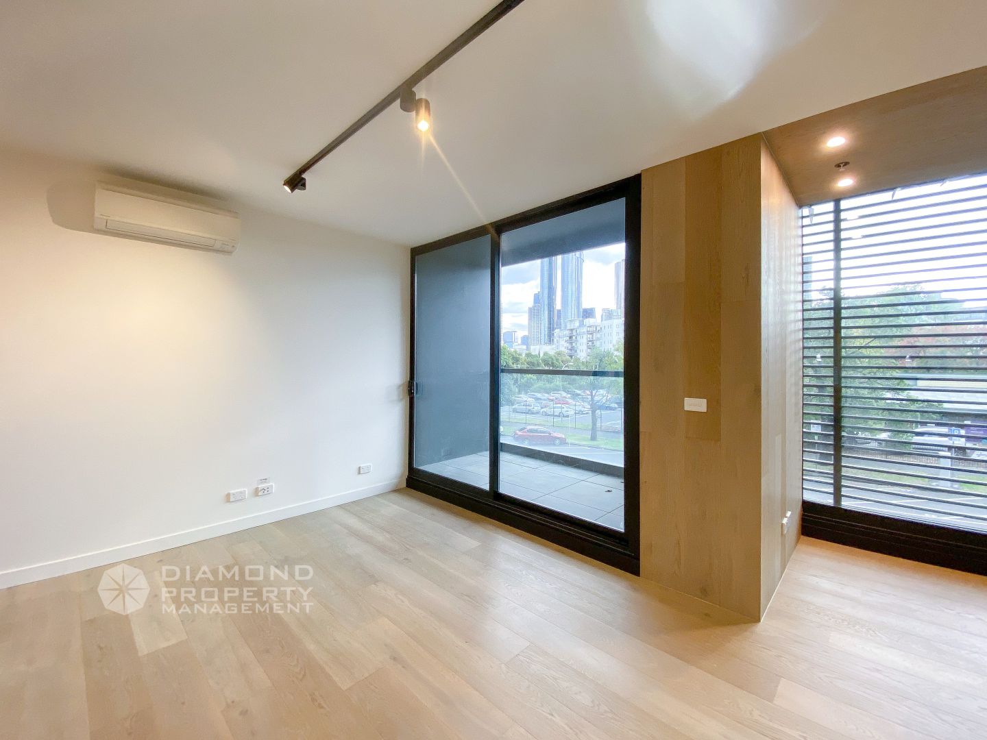 102/33 Coventry Street, Southbank VIC 3006, Image 2