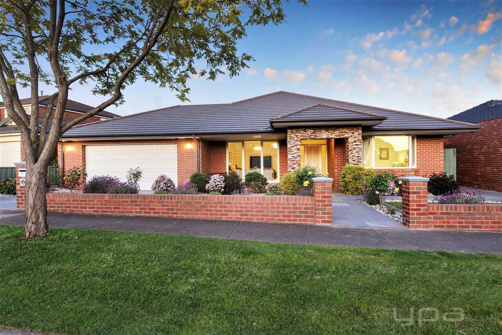 17 Coach House Drive, Attwood VIC 3049, Image 0