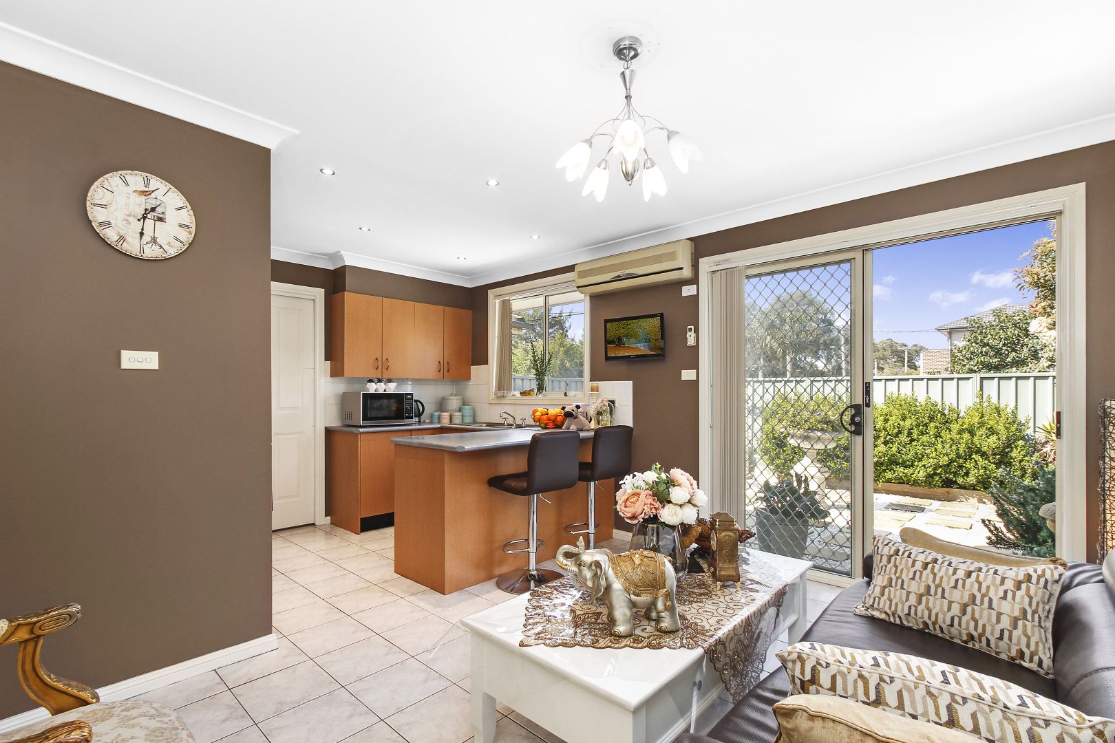 2/162-164 Chifley Street, Wetherill Park NSW 2164, Image 2