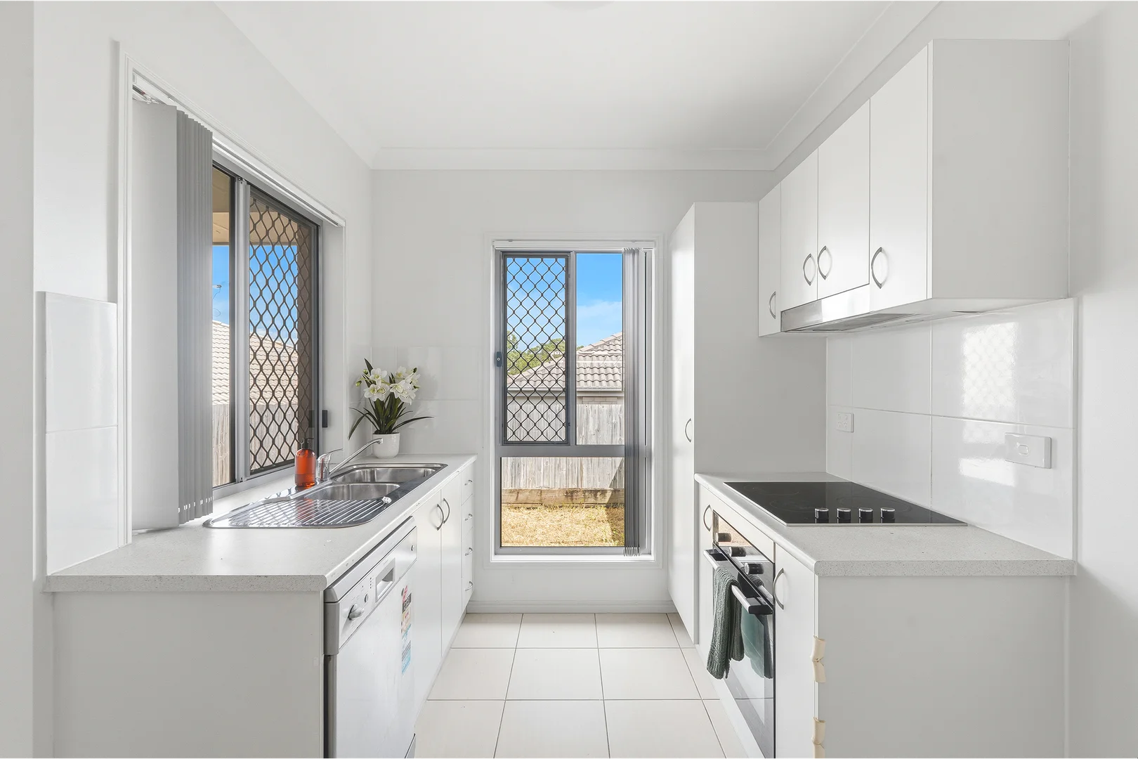 Additional image 4 of 1/14 Railway Parade, Loganlea QLD 4131