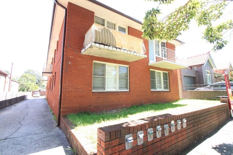2 bedrooms Apartment / Unit / Flat in 3/5 Osgood Avenue MARRICKVILLE NSW, 2204