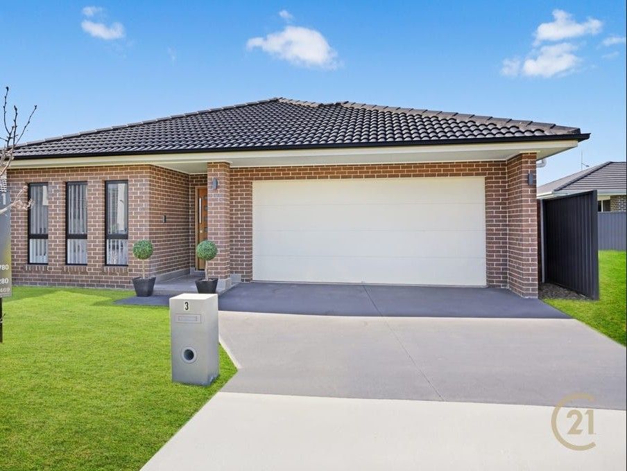 4 bedrooms House in 3 Peckham Grove ORAN PARK NSW, 2570