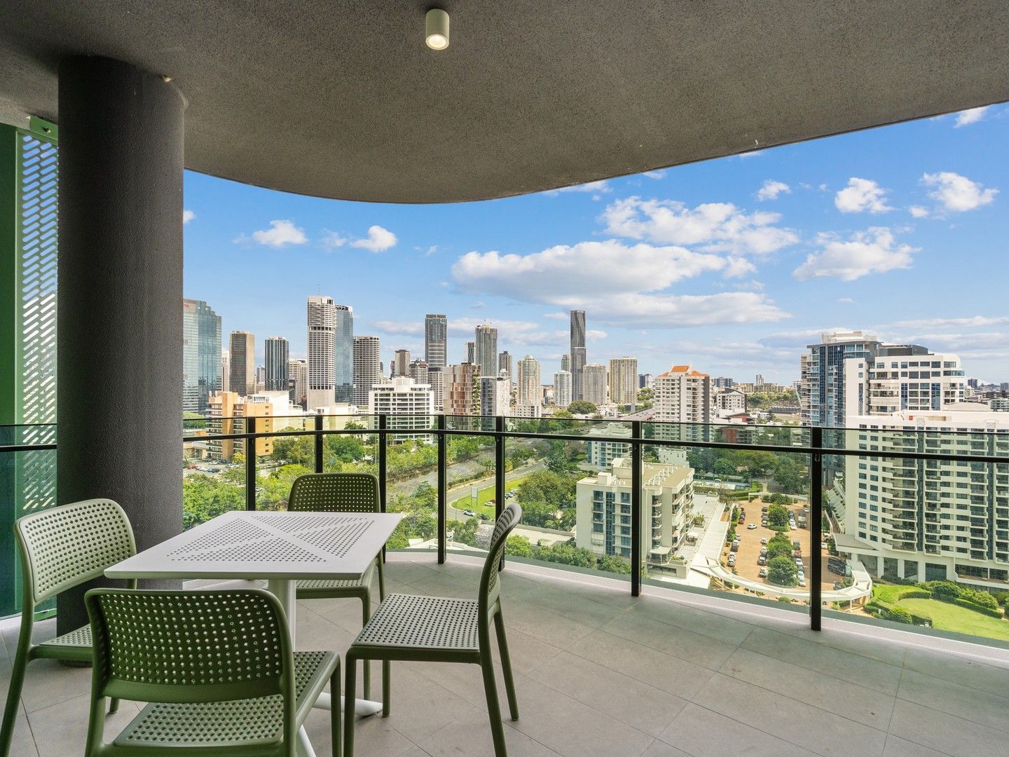 2 bedrooms Apartment / Unit / Flat in 1705/36 Lambert Street KANGAROO POINT QLD, 4169