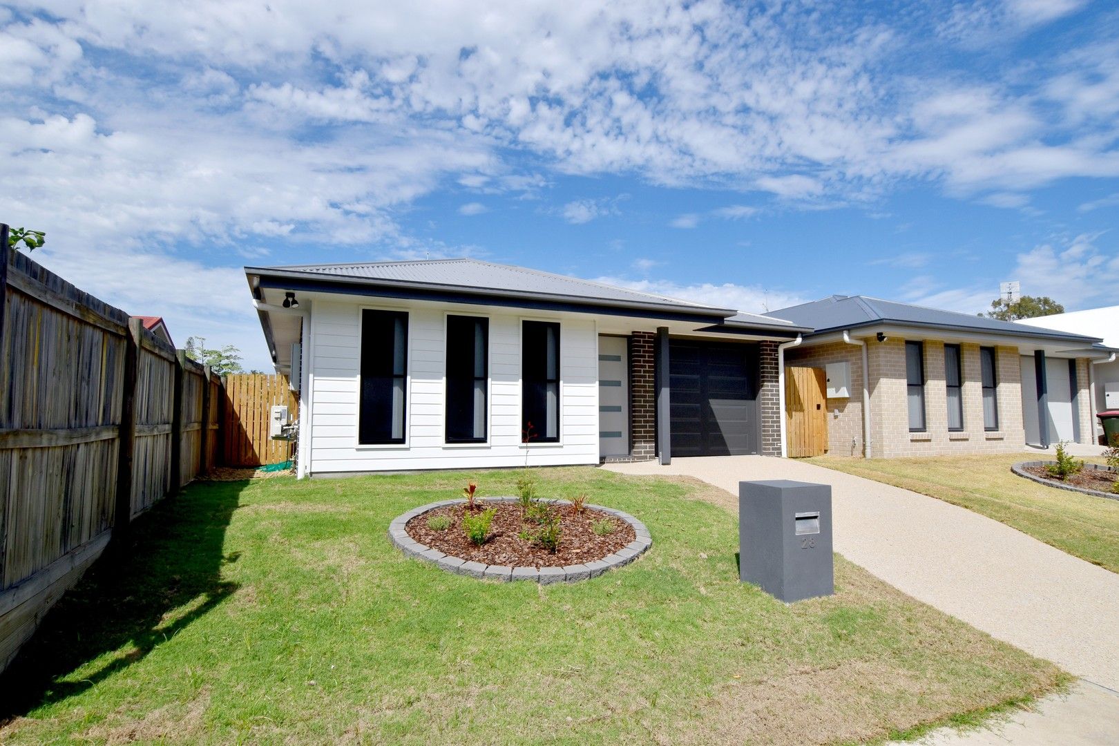 4 bedrooms House in 28 Powell Close NEW AUCKLAND QLD, 4680