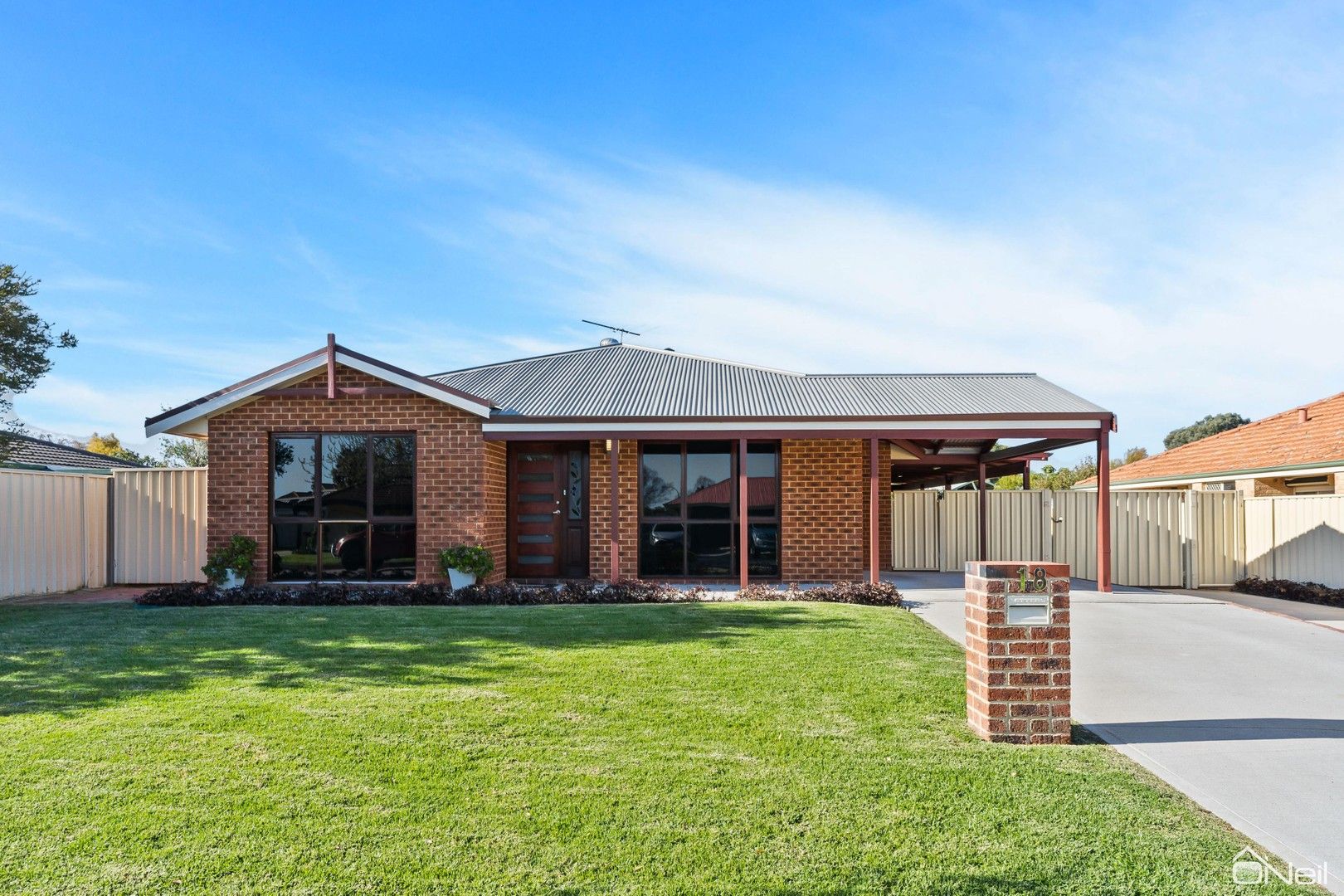 4 bedrooms House in 18 Chisholm Circle SEVILLE GROVE WA, 6112