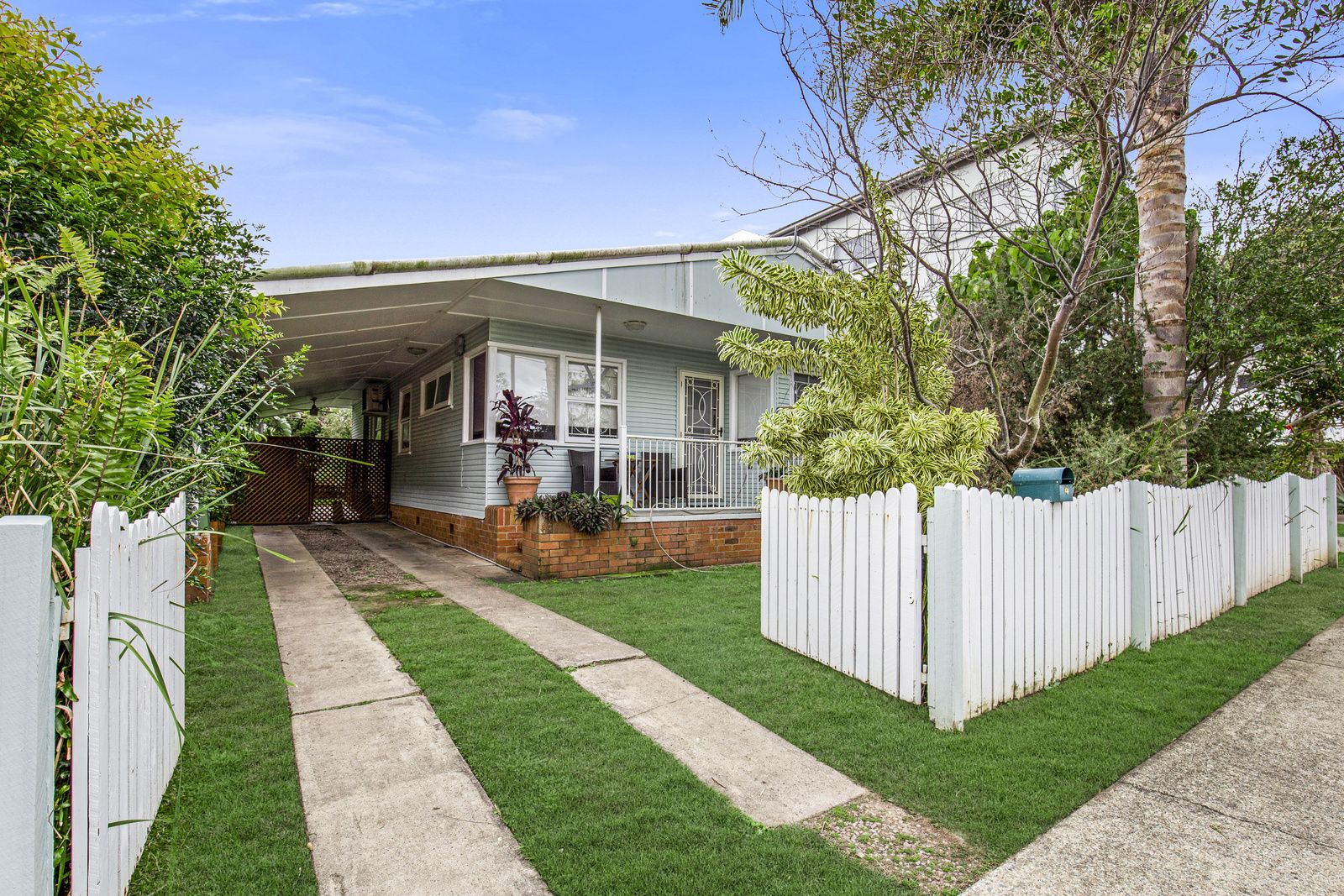 3 bedrooms House in 4 Alfred Street WOODY POINT QLD, 4019