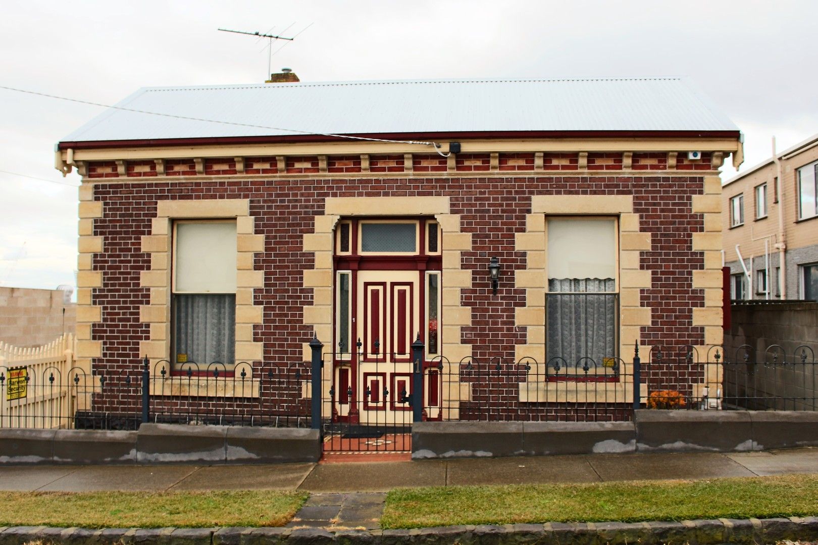 3 bedrooms House in 1 Raglan Street NEWTOWN VIC, 3220