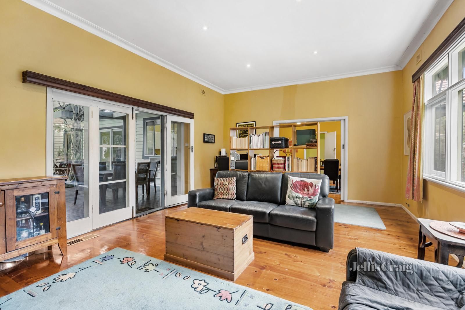 6 Walker Avenue, Mitcham VIC 3132, Image 1