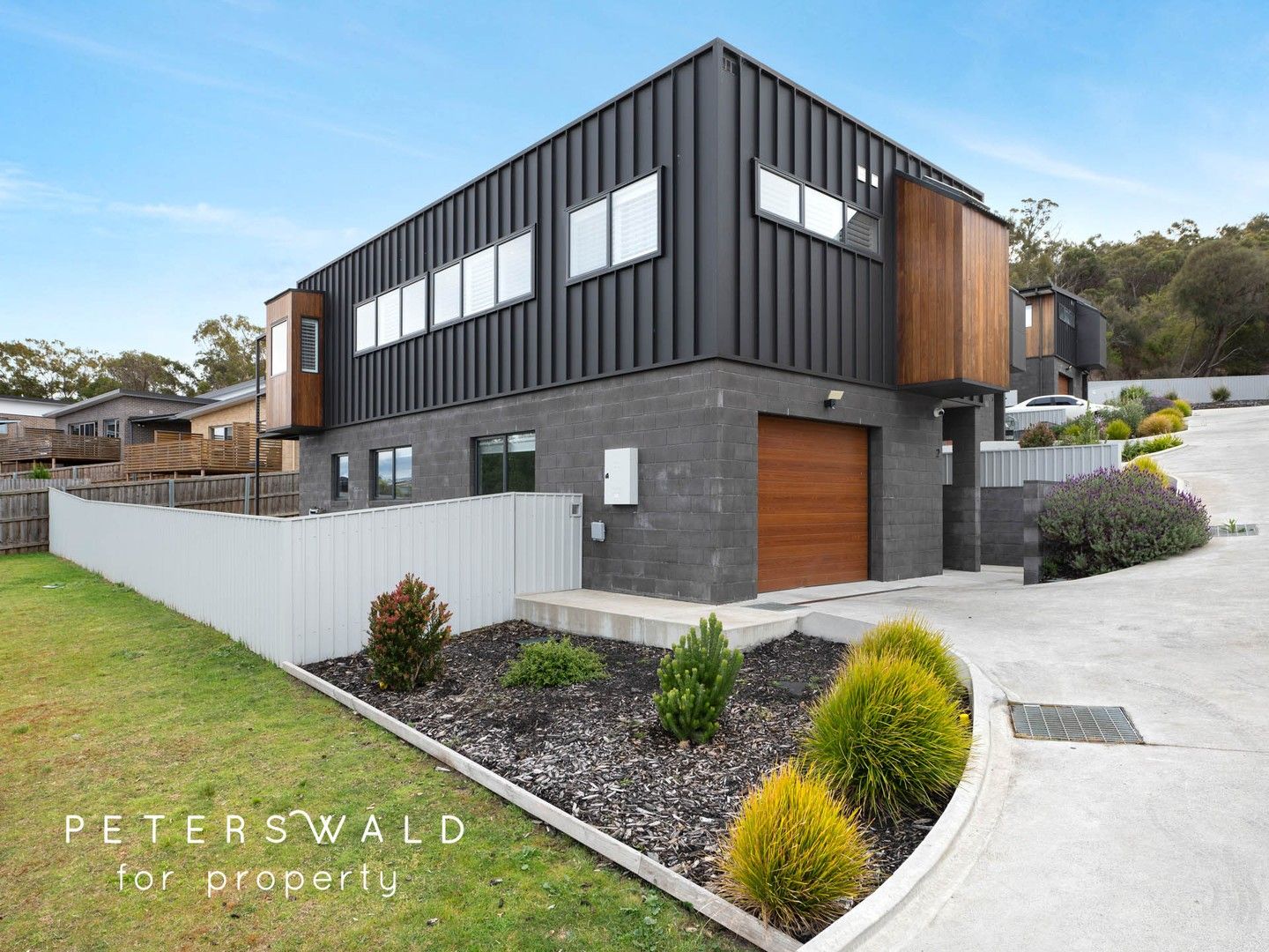2/1 Cologne Drive, Oakdowns TAS 7019 Domain
