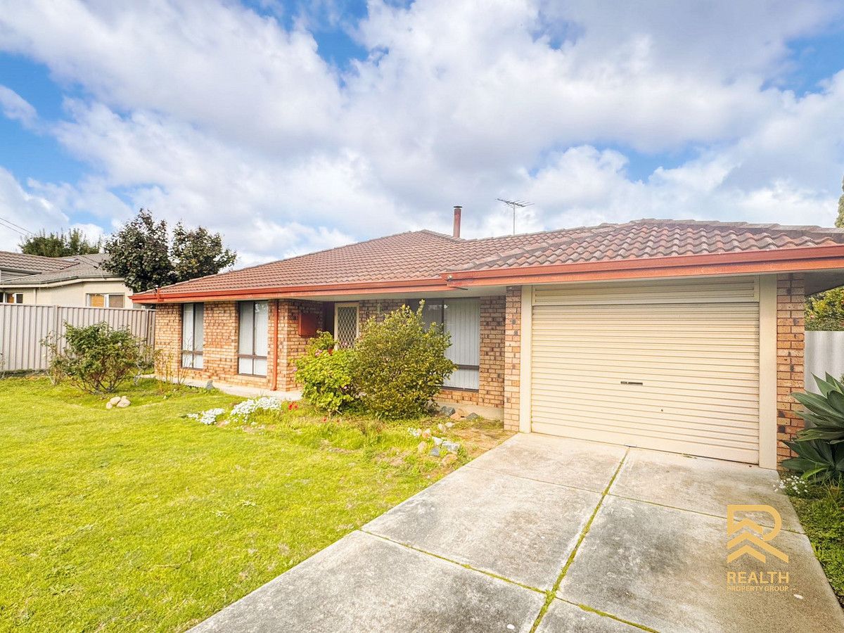 4 bedrooms House in 5 Morgan Place BIBRA LAKE WA, 6163