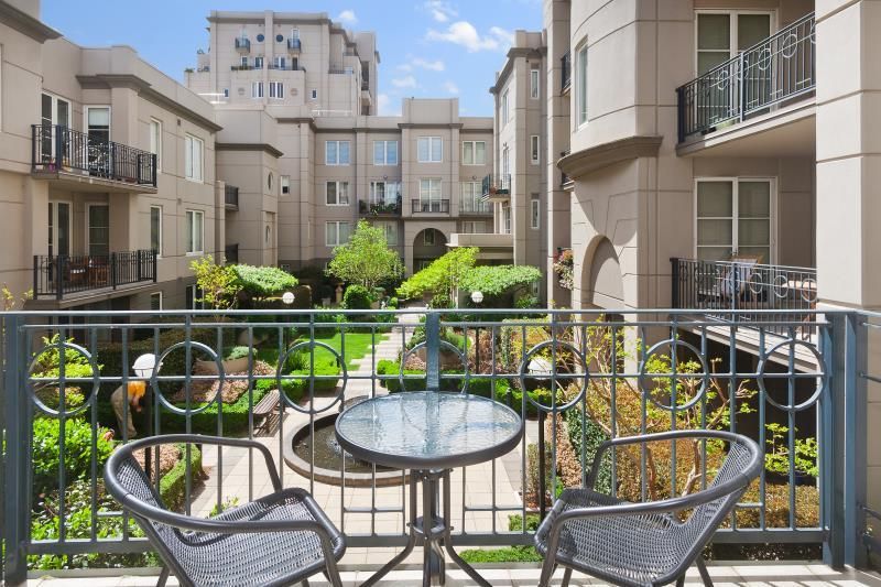 12/190 Albert Street, East Melbourne Property History & Address