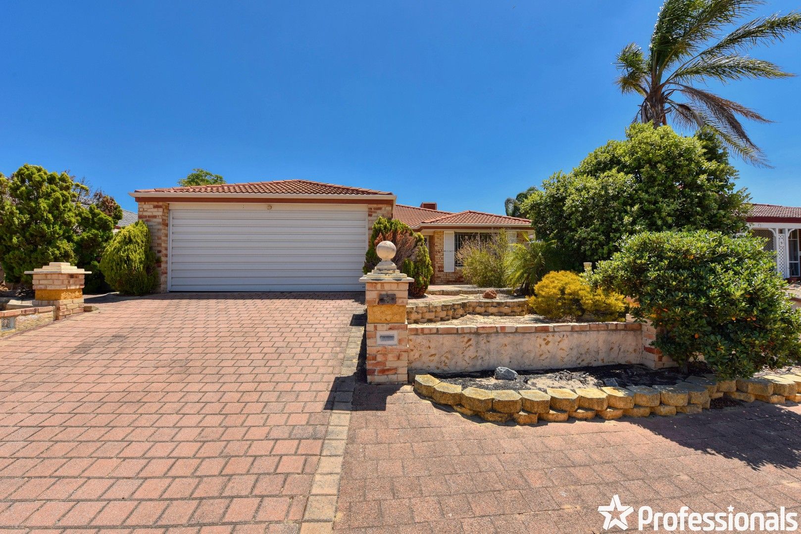 4 bedrooms House in 3 Thames Way WARNBRO WA, 6169