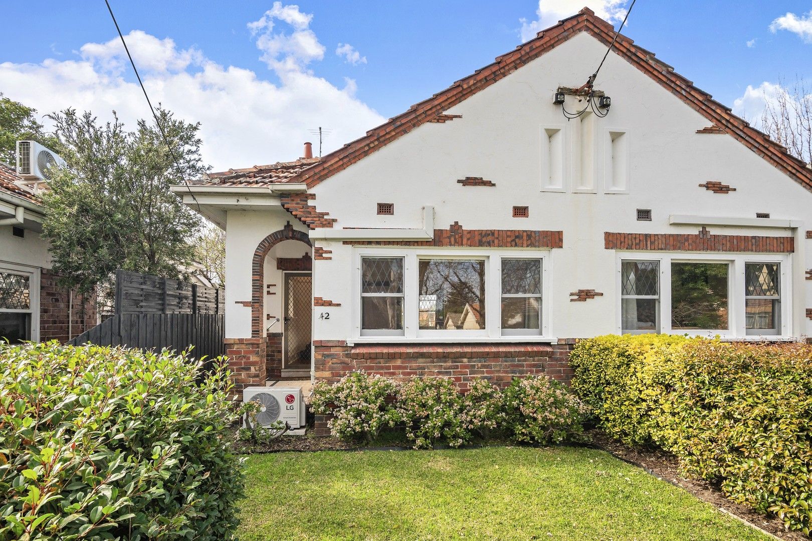2 bedrooms House in 42 Westbury Grove ST KILDA EAST VIC, 3183