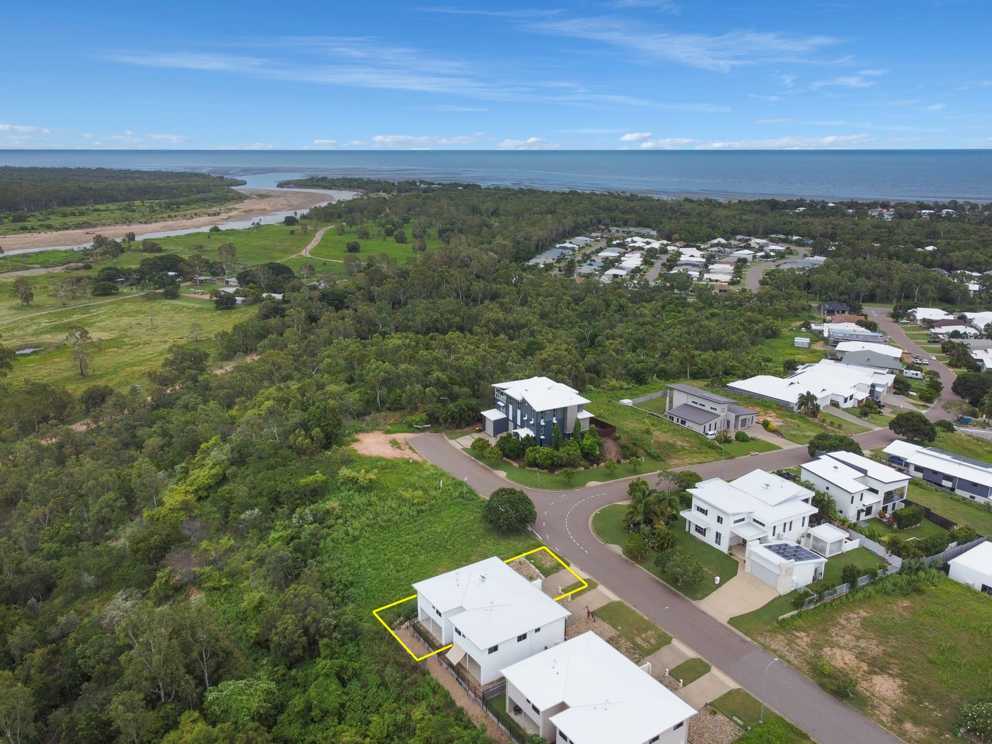 137 Goicoechea Drive, Bushland Beach QLD 4818 Domain
