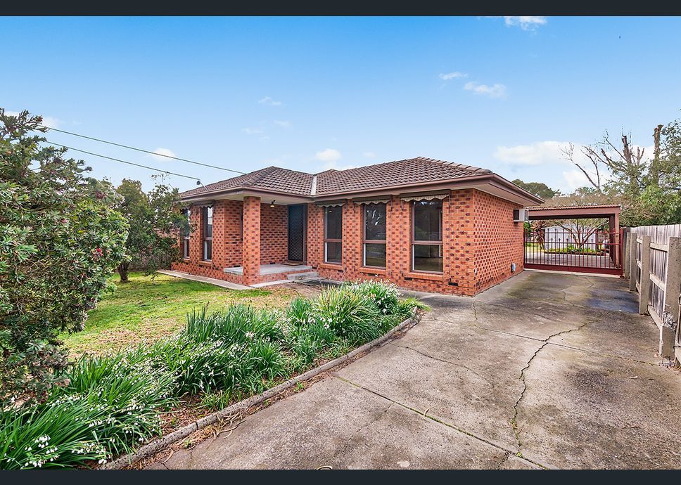 3 bedrooms House in 18 Rosalie Avenue CRANBOURNE VIC, 3977