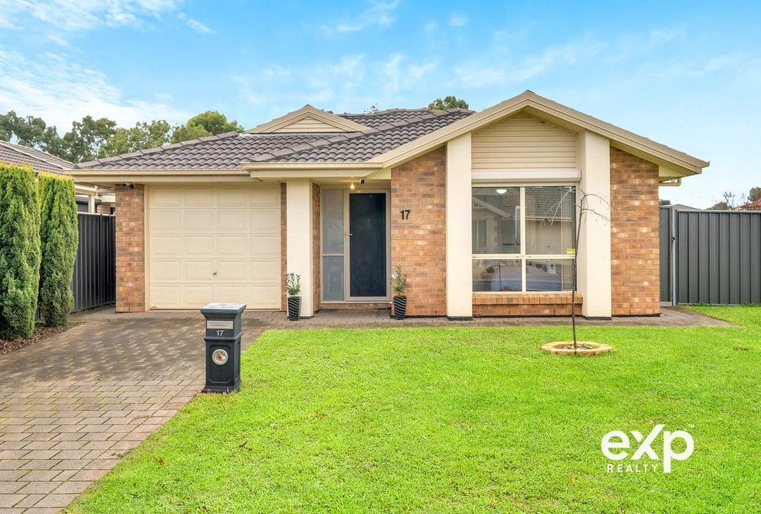 3 bedrooms House in 17 Oakwood Circuit MUNNO PARA WEST SA, 5115