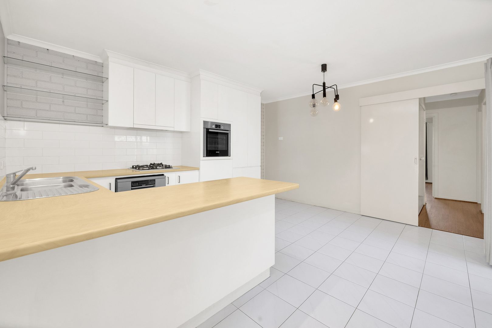 2/253 Greaves Street North, Werribee VIC 3030, Image 2