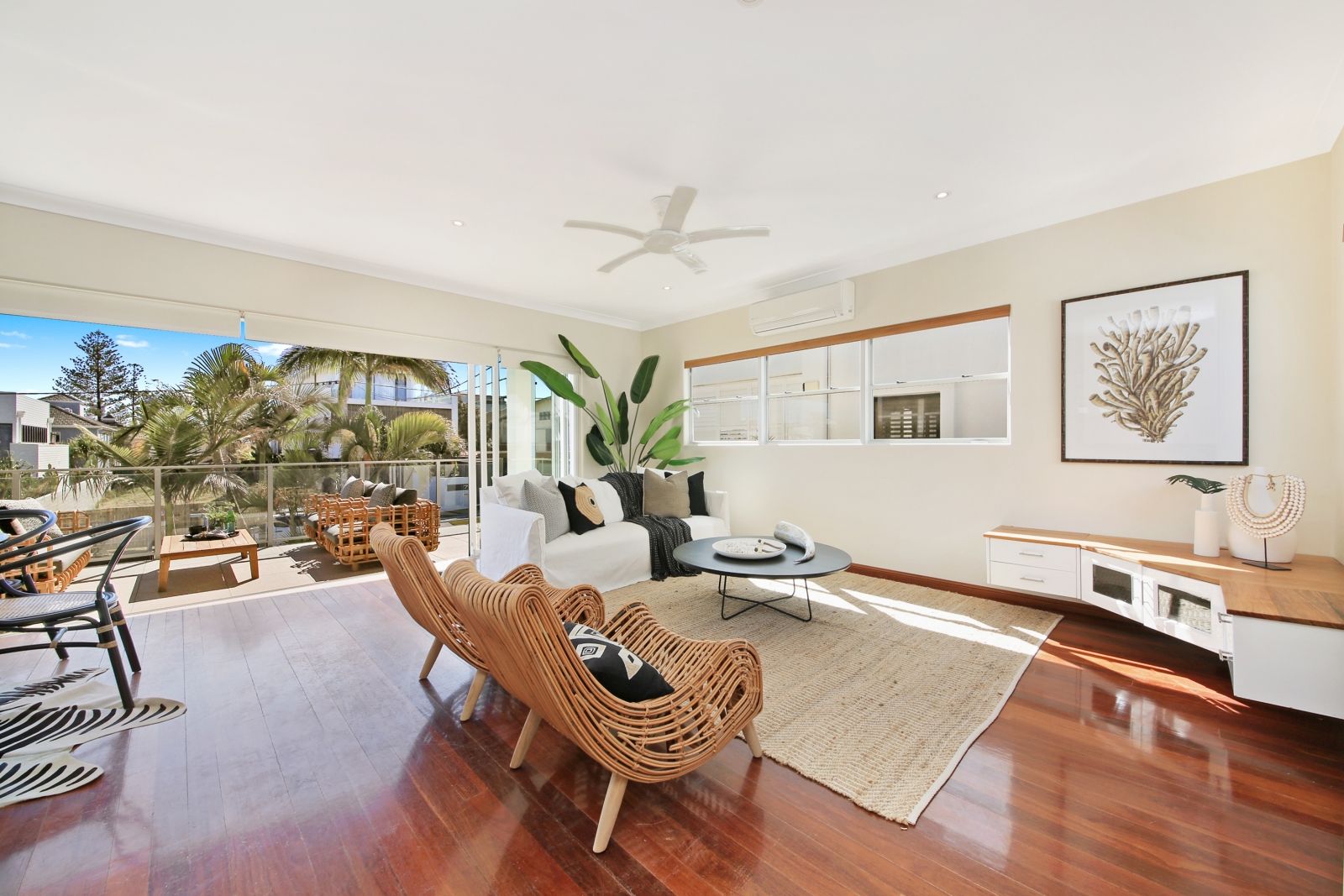 8 Arthur Street, Mermaid Beach QLD 4218, Image 2