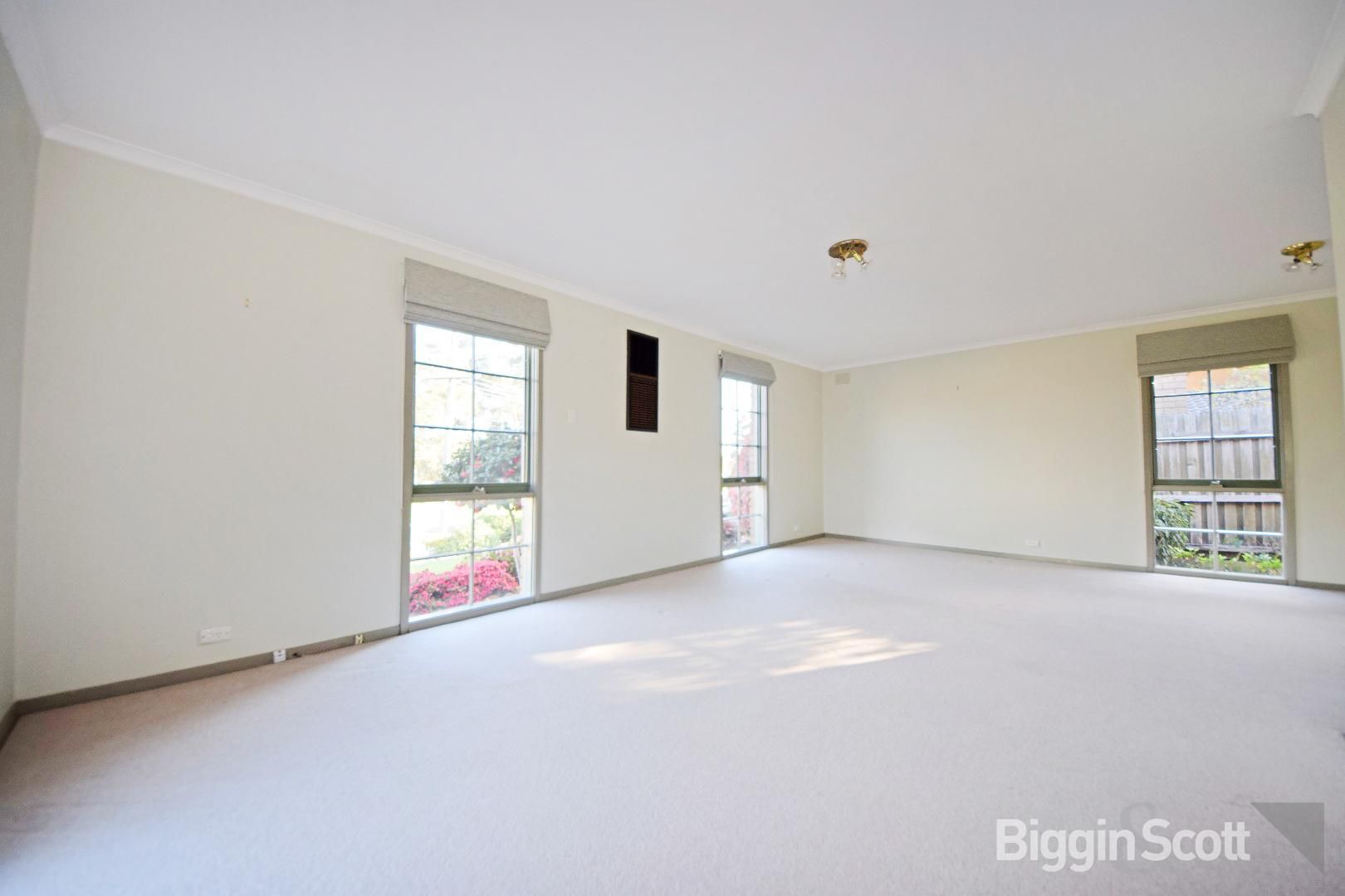135 Weeden Drive, Vermont South VIC 3133, Image 2