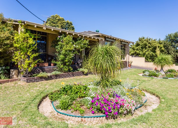 24 Churchill Drive, Swan View WA 6056