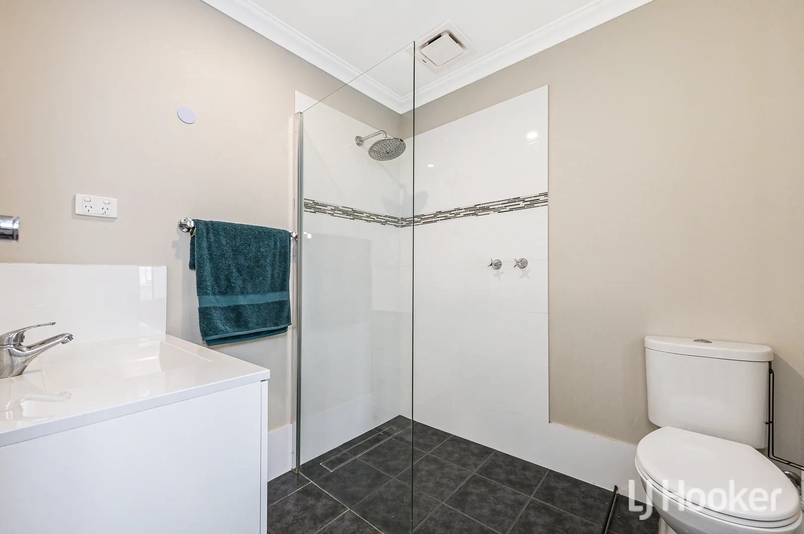 Additional image 22 of 28 School Road, Karragullen WA 6111